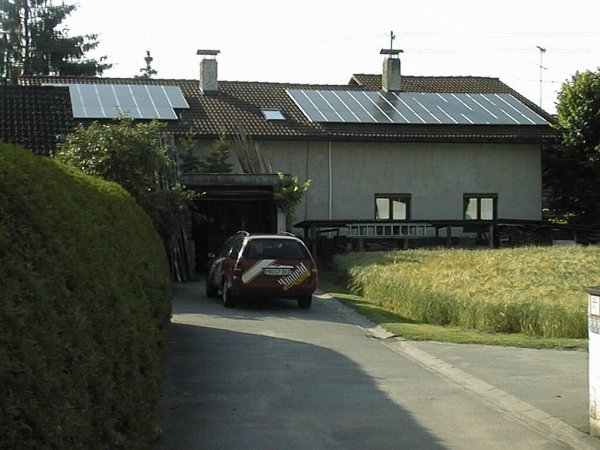 Pilsting - Peigen - Habsburger Street 13 - photovoltaic system
Buyer: Xaver Dachs: Photovoltaic system with 6.12 kW peak. Modules: 68 x Helios H900 / 90 W.