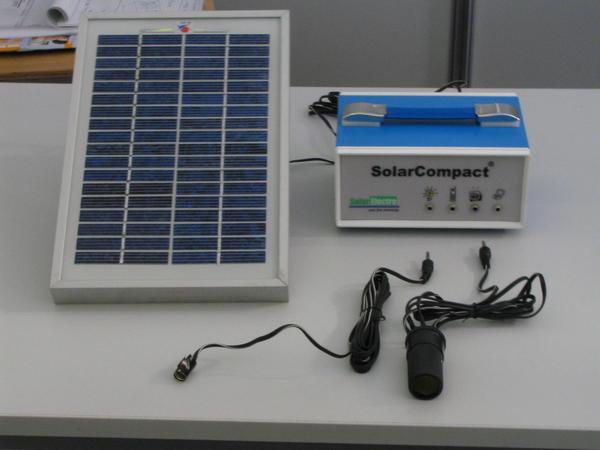 Solar energy beginner's parcel less than 60. EUR
4 watts Photovoltaic modul, 3 Ah 12 V of sealed lead  battery, connecting leads for a 12 V lamp and with a 12 V of outlet to connect the whole world of 12V car applications.