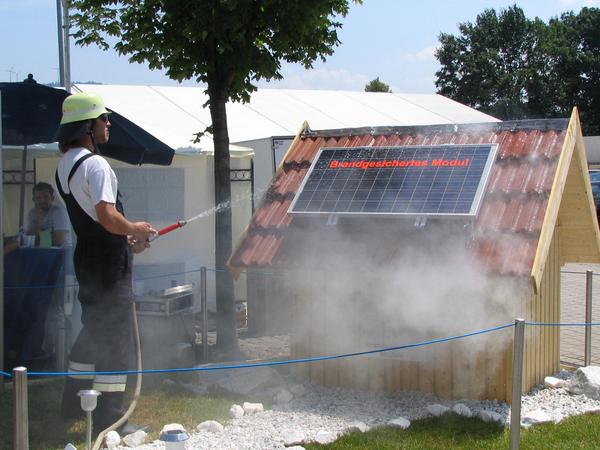 Fire brigade can refuse extinguishing
Who holds jet of water on something what leads up to 1,000 volts of tension? This photovoltaic switches off at 100 degrees and does not endanger the fire brigade.