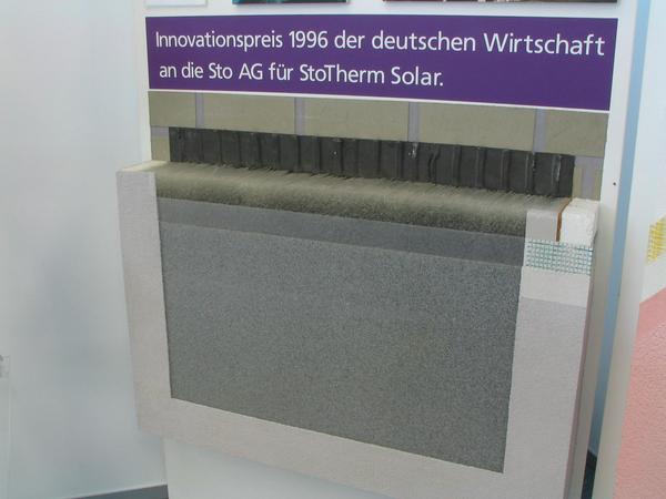 Translucent insulation
1996 won Sto with the transparent insulation the innovation prize of German commerce. At the low sun in winter, the wall behind the insulation is warmed up.