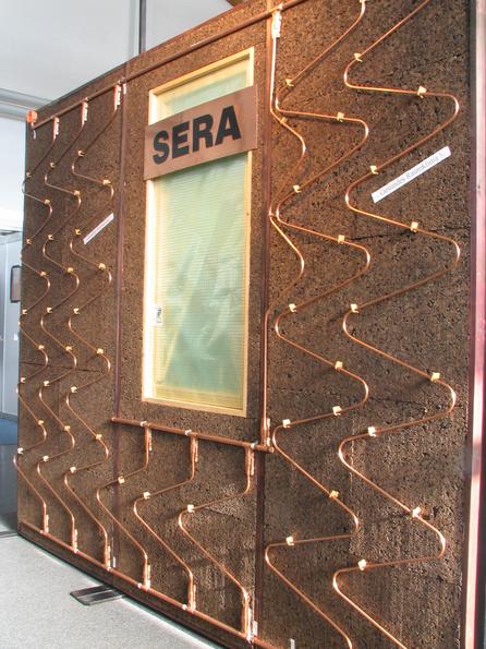 Sera wall heating around window
How to detour with a copper pipe wall heating around a window shows SERA on his booth. We already wrote about his house of the passive house pioneer from Salzburg.