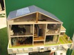 RWE Hausmodell
Bevor man Energie intellligent nutzen kann, muss man diese erst einmal haben. Mit einer vollständigen Nutzung des Dachs könnte man dreimal soviel Strom erzeugen.